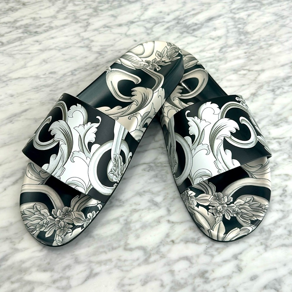Versace authentic - silver baroque slides